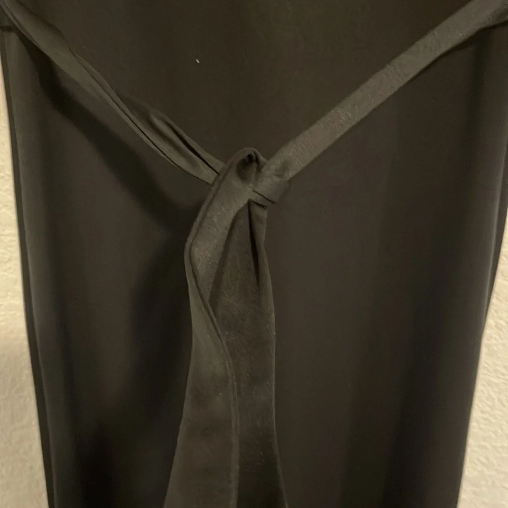Black Dress - Picture 4 of 4